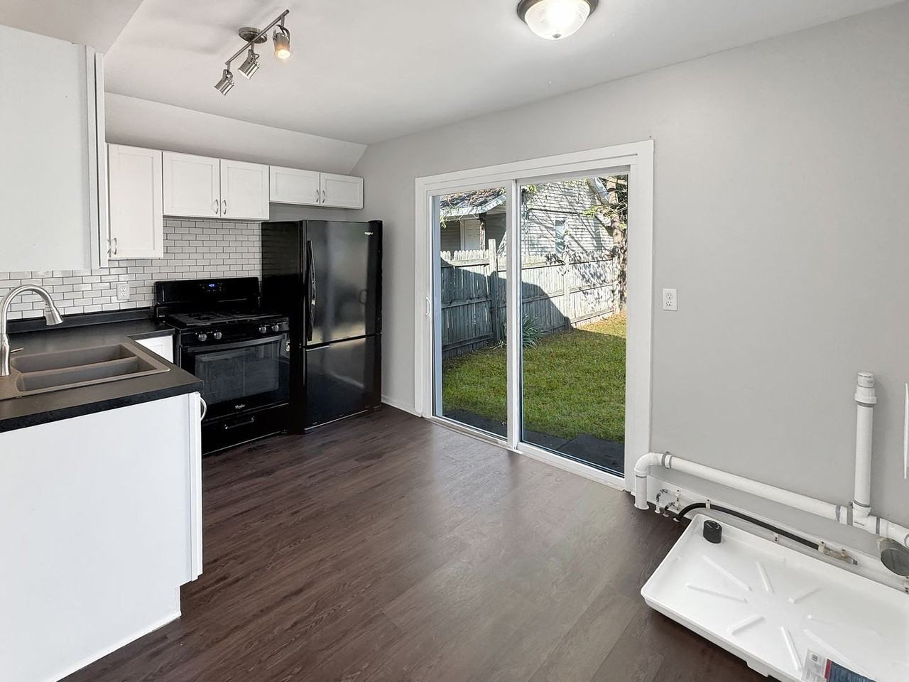 214 Gold Ave Nw #2 - Photo 2 of 6