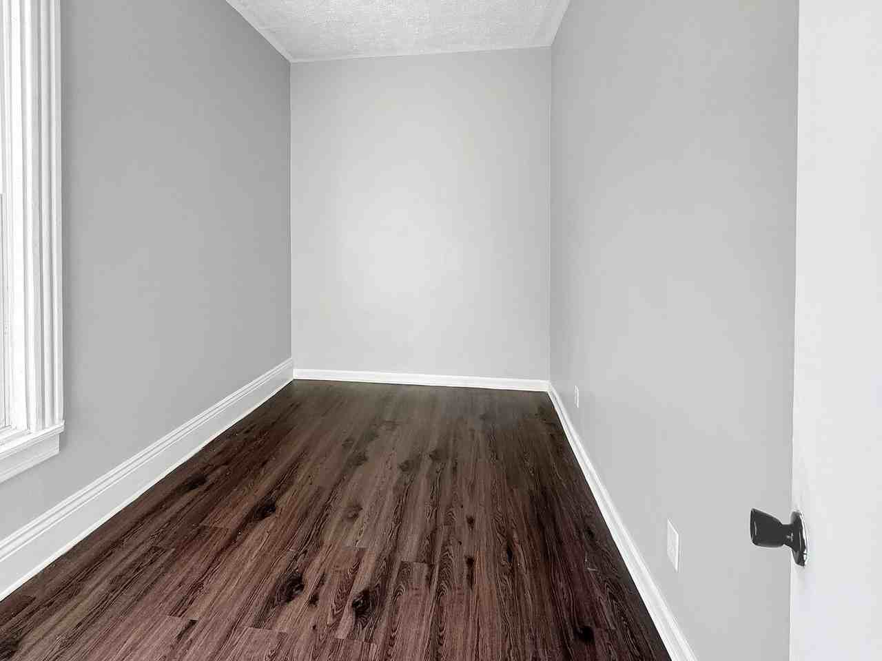 214 Gold Ave Nw #2 - Photo 4 of 6