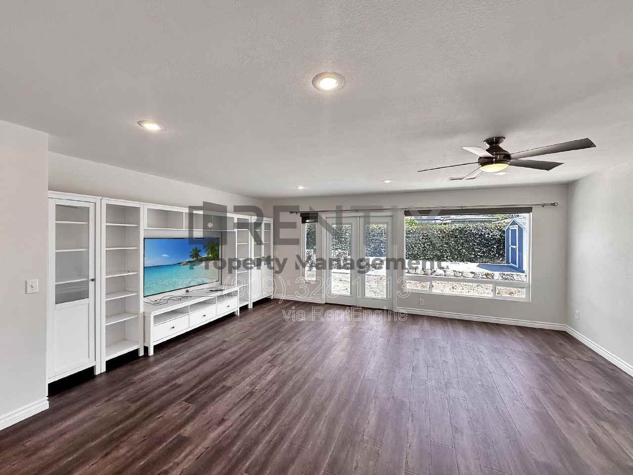 938 W Berkeley Ct - Photo 5 of 35