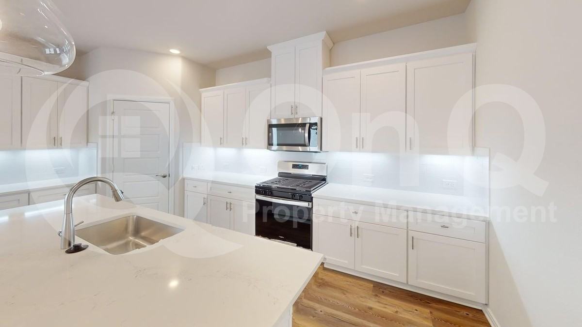 1840 Rosedale Ave - Photo 4 of 24