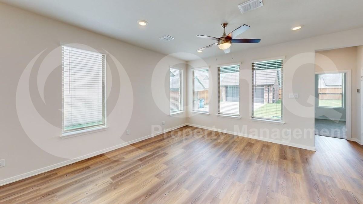 1840 Rosedale Ave - Photo 6 of 24