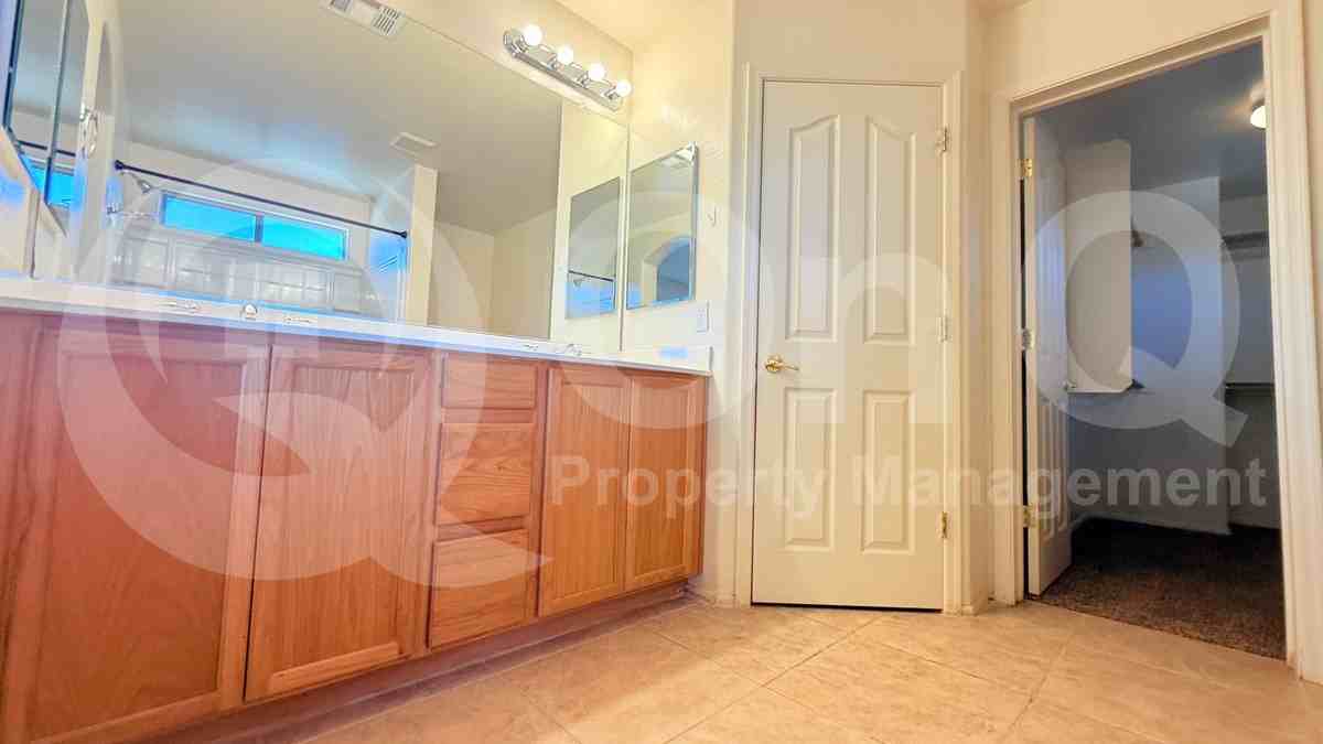 6458 W Blue Sky Dr - Photo 5 of 38