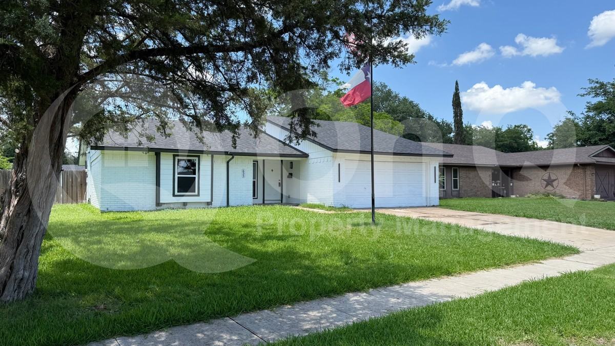 633 Stroud Ln - Photo 2 of 17