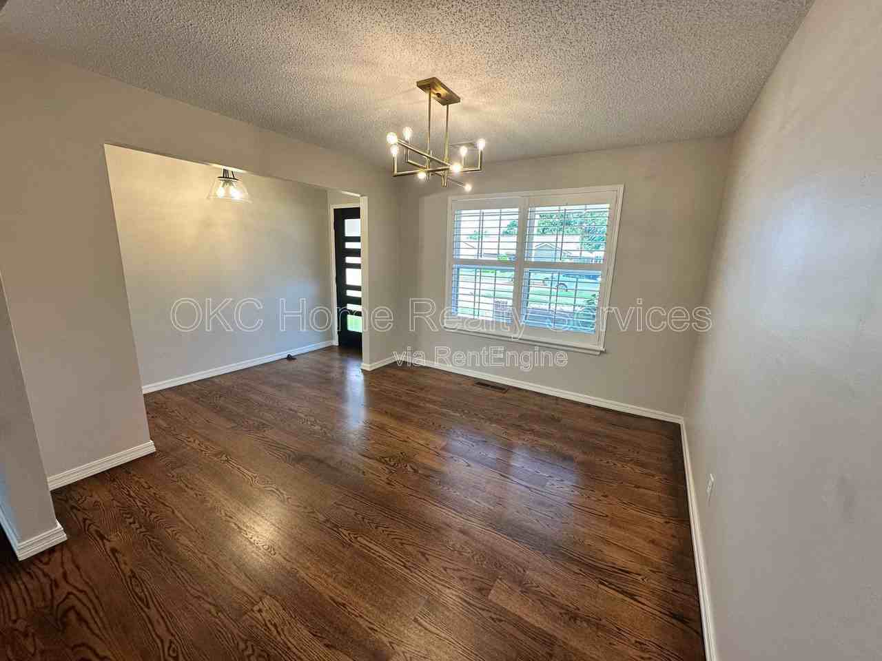 12 Sw 100th St - Photo 3 of 23