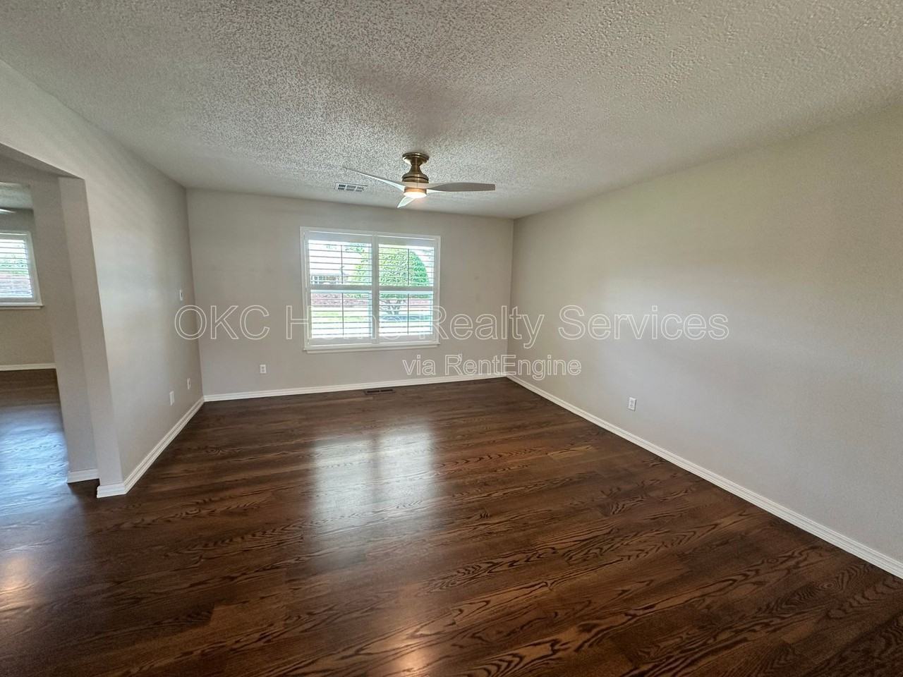 12 Sw 100th St - Photo 4 of 23