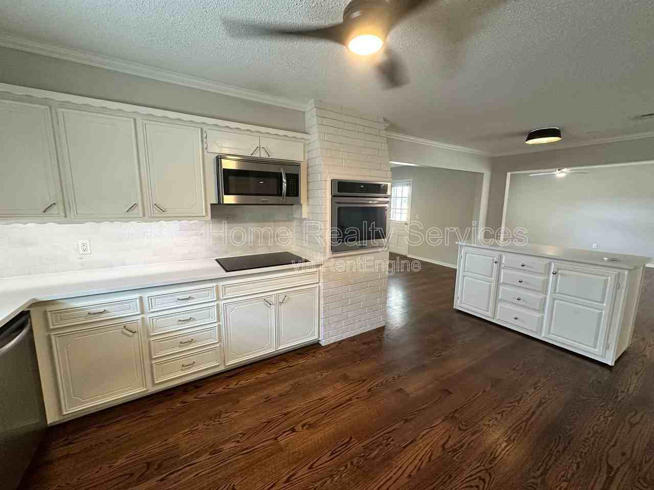 12 Sw 100th St - Photo 7 of 23