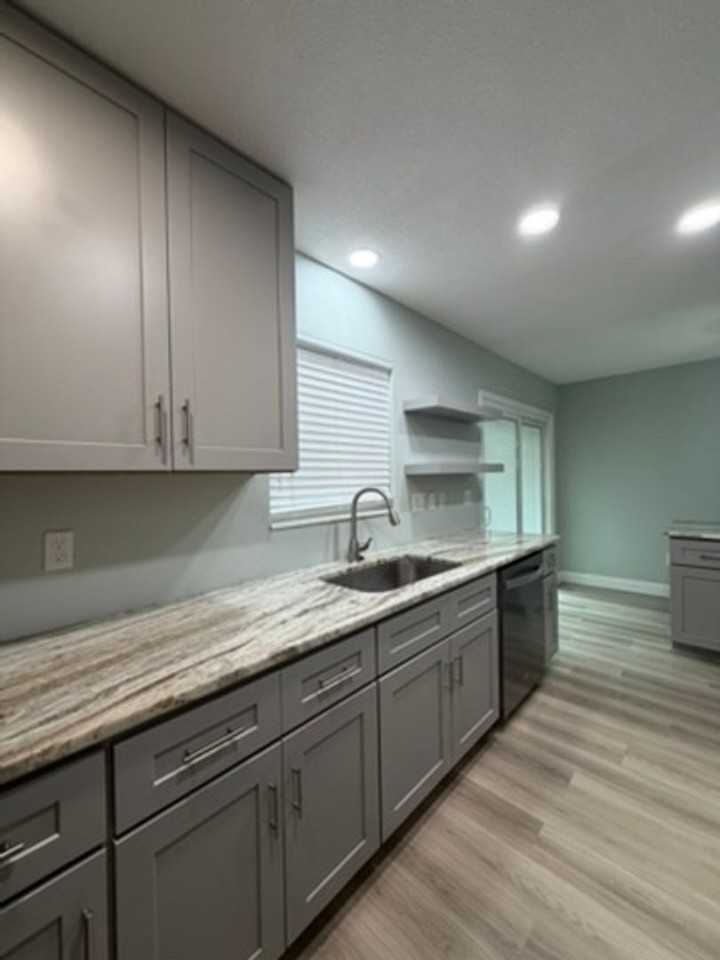 234 Deluna Rd Sw - Photo 4 of 21