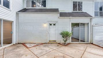 featured image of 6927 Stonington Ln