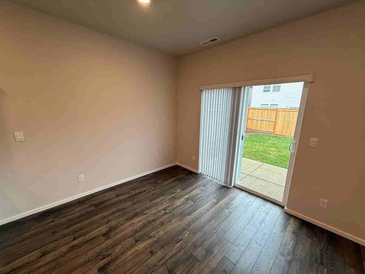 4833 Thyme Ave Ne - Photo 6 of 21
