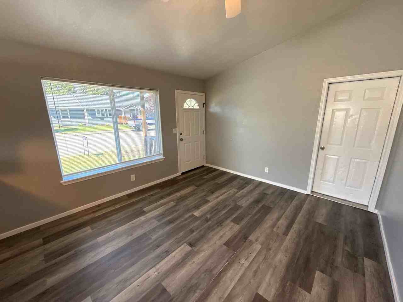 1265 Poplar St - Photo 2 of 24