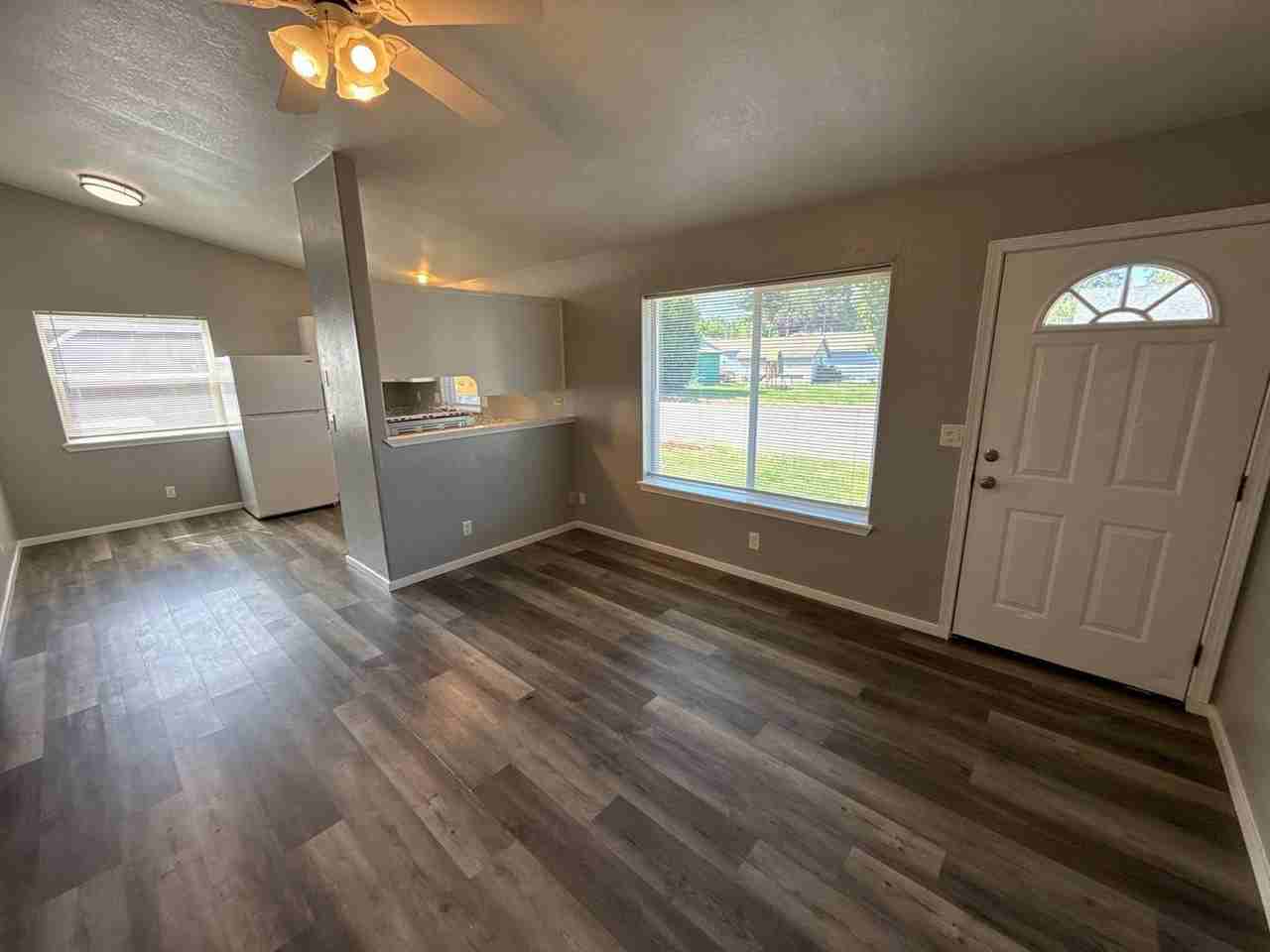 1265 Poplar St - Photo 3 of 24