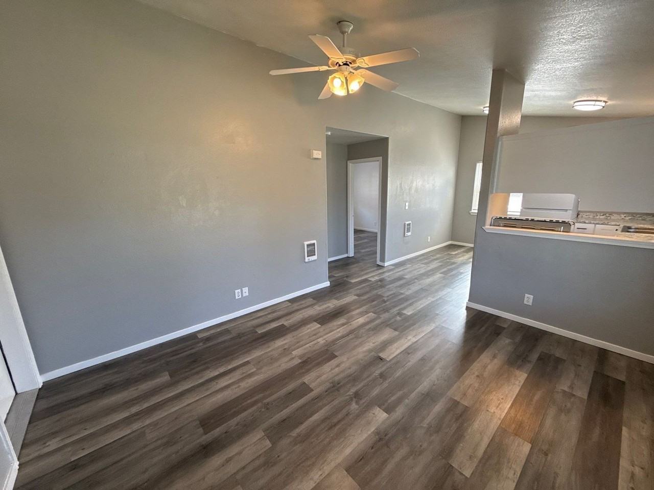 1265 Poplar St - Photo 4 of 24