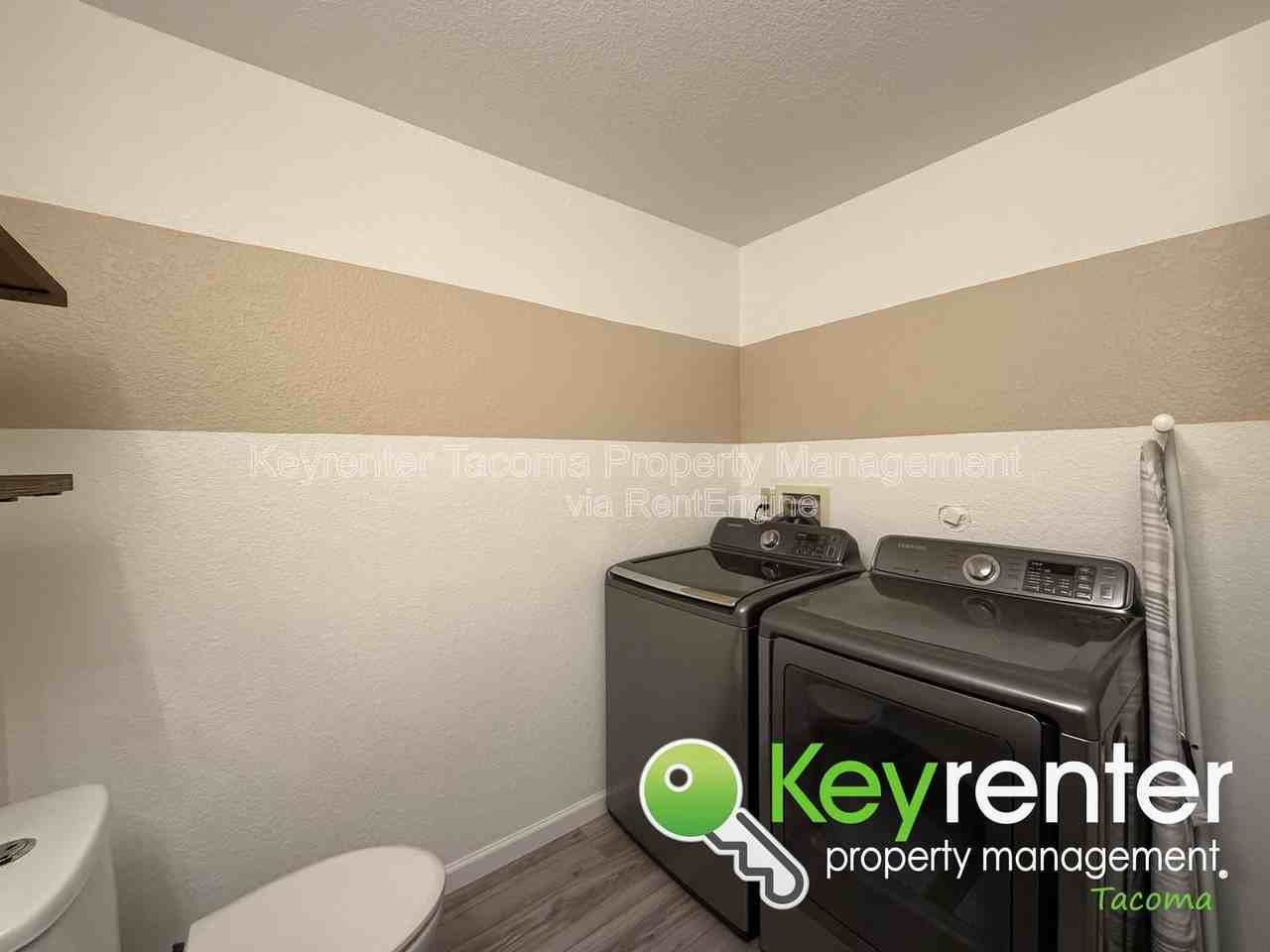319 10th Ave Se #A - Photo 7 of 16