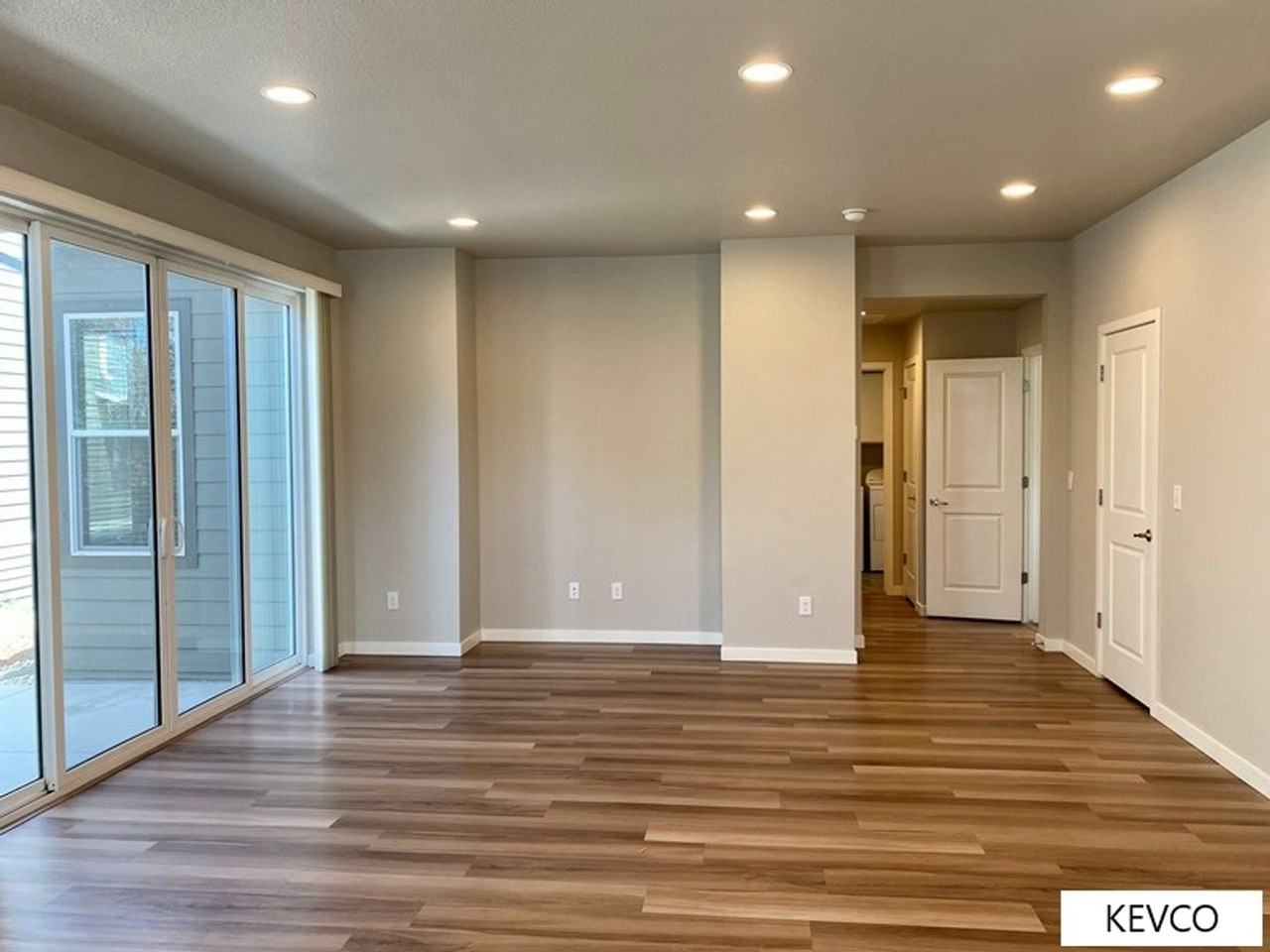 2950 Sykes Dr - Photo 3 of 29