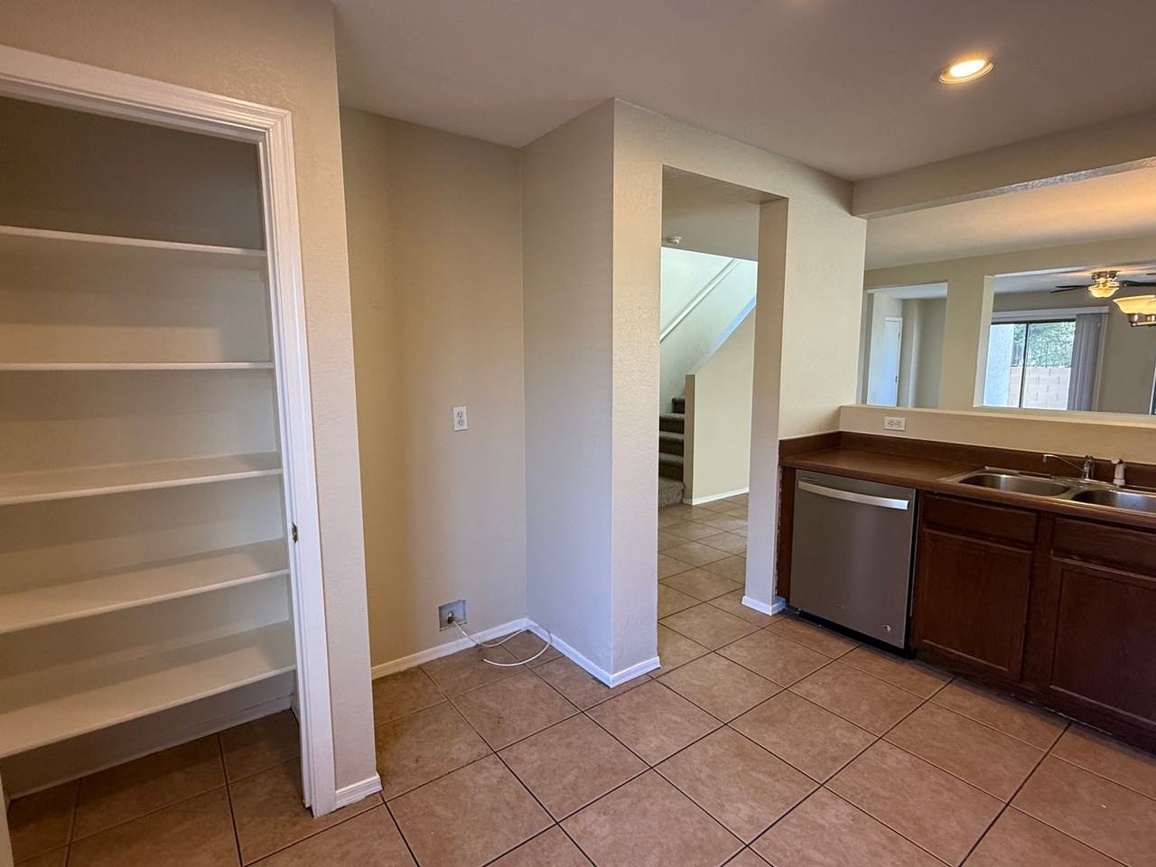 11214 W Pierce St - Photo 5 of 18
