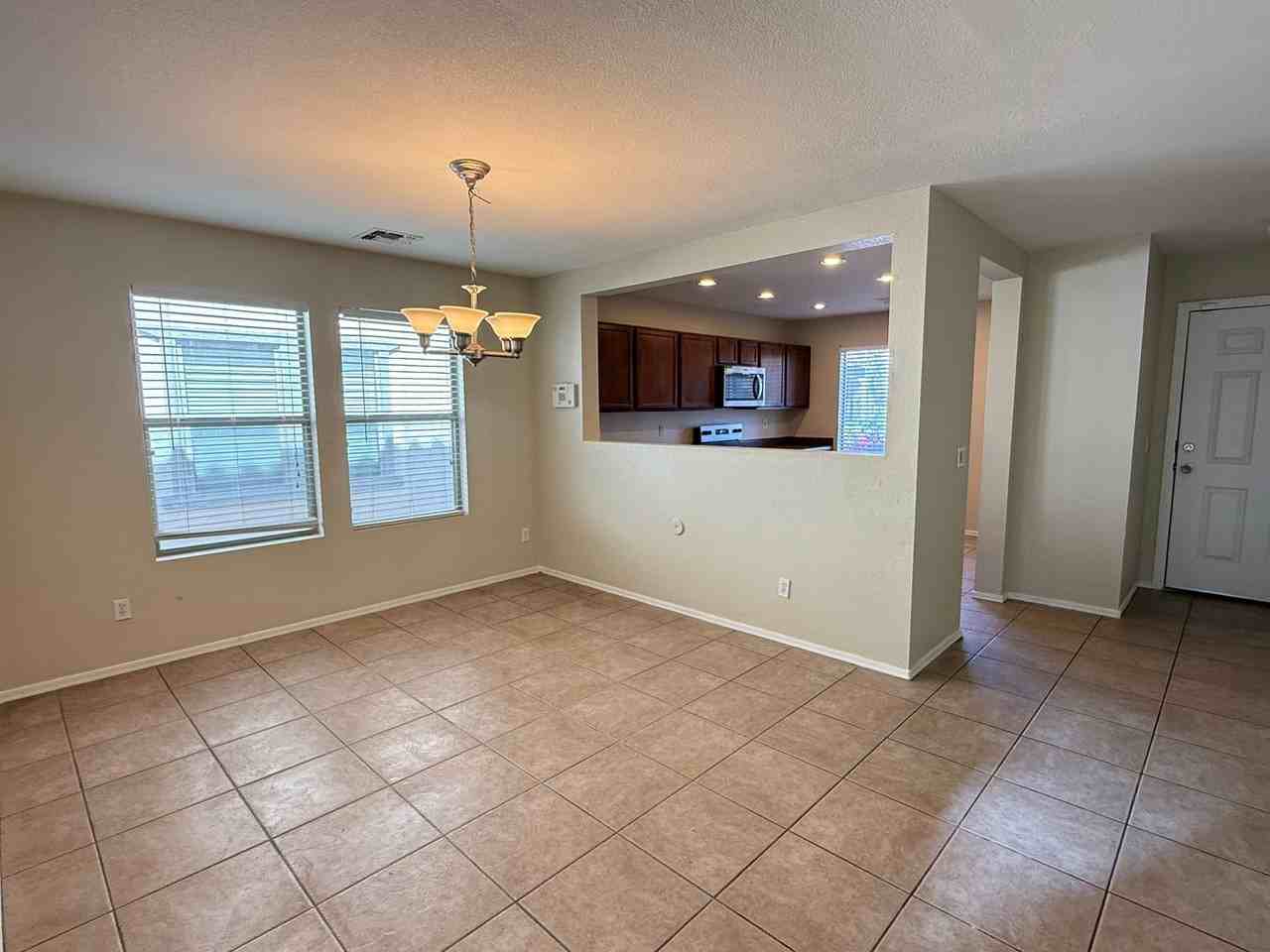 11214 W Pierce St - Photo 6 of 18
