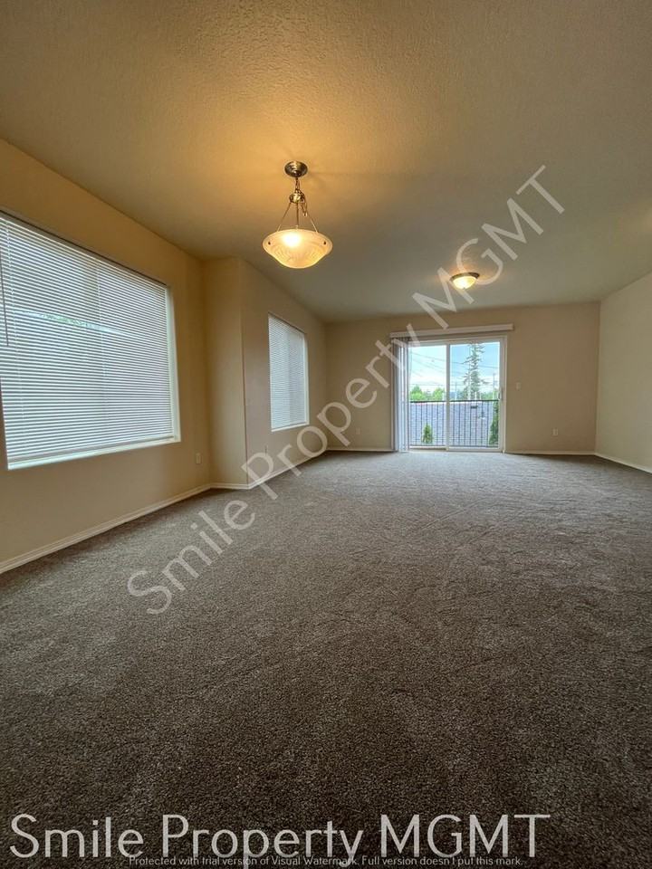 13450 Se Division St - Photo 2 of 13
