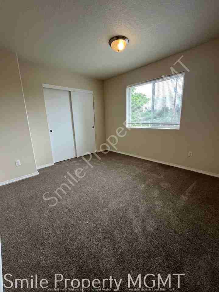 13450 Se Division St - Photo 5 of 13