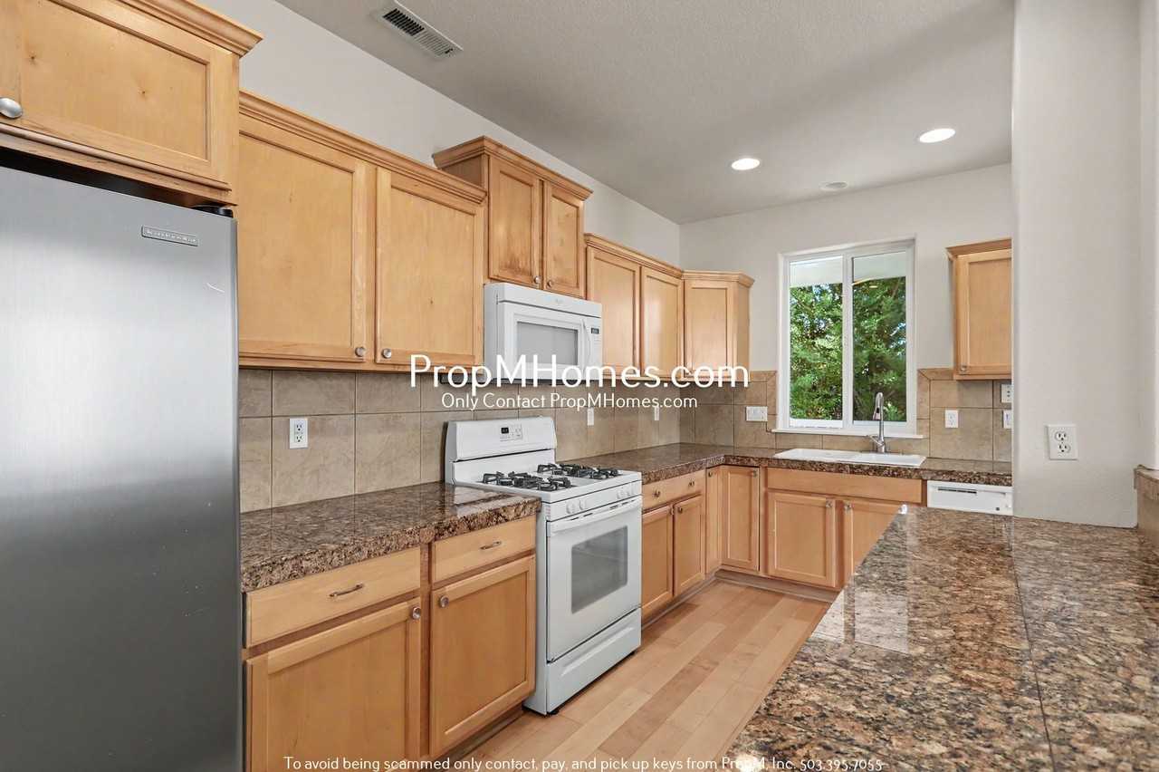 13660 Sw Wrightwood Ct - Photo 7 of 35