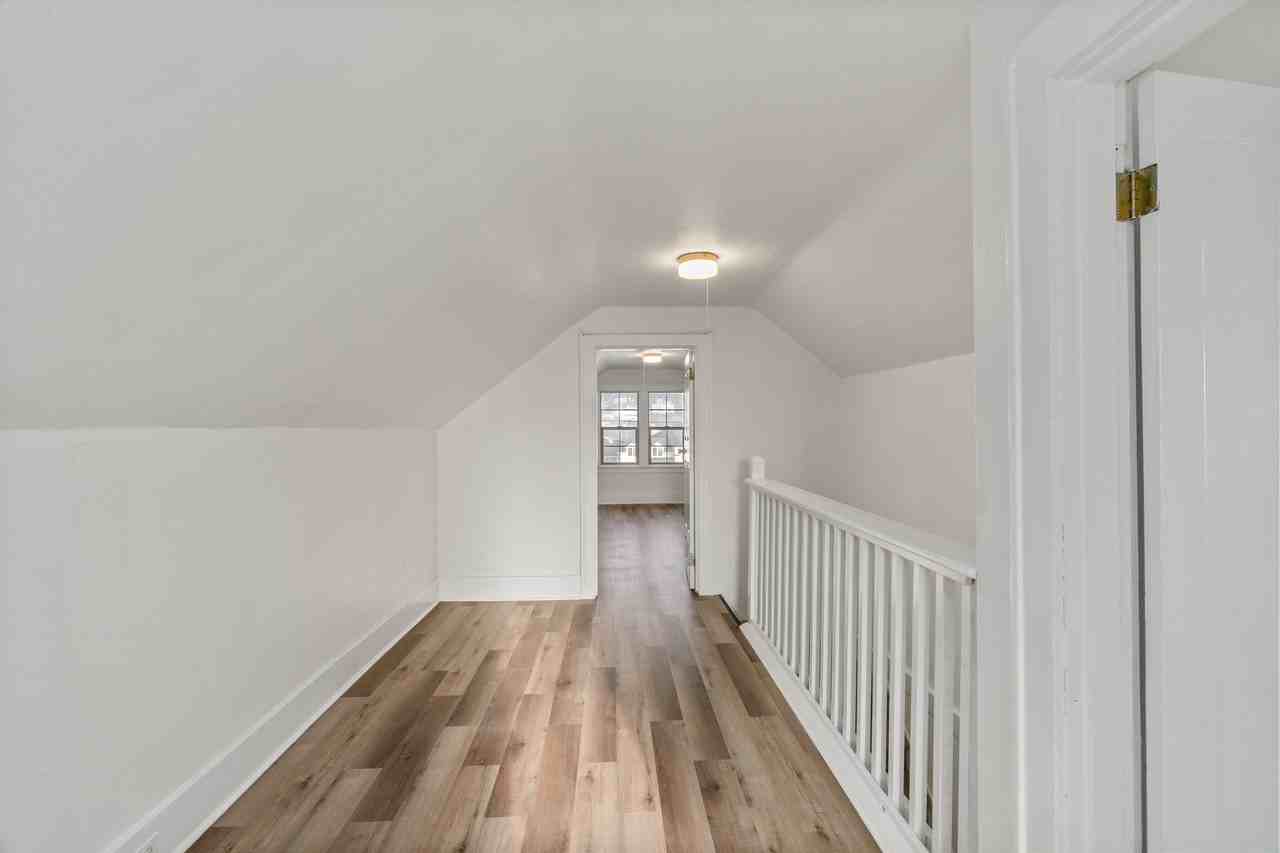 107 W 4th St #D - Photo 6 of 30