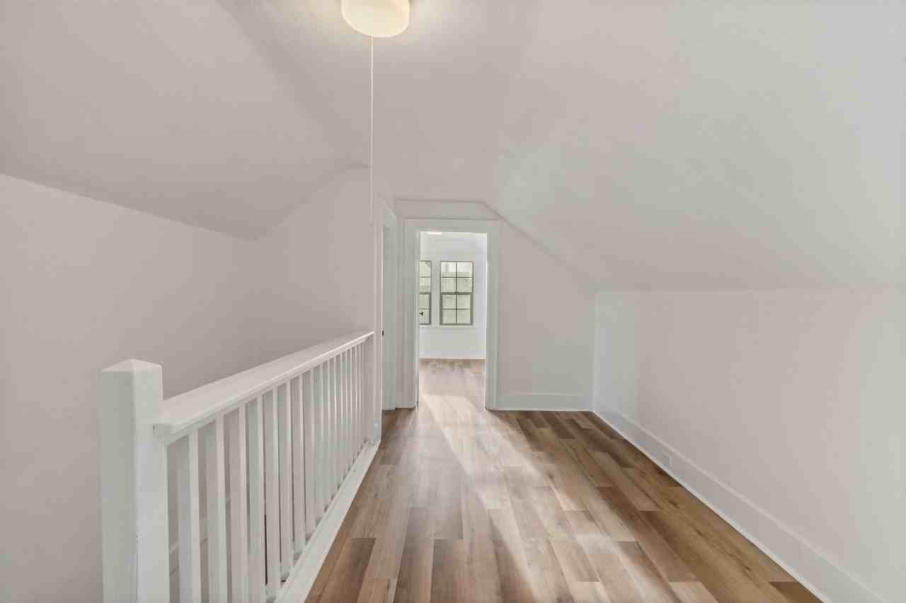 107 W 4th St #D - Photo 7 of 30