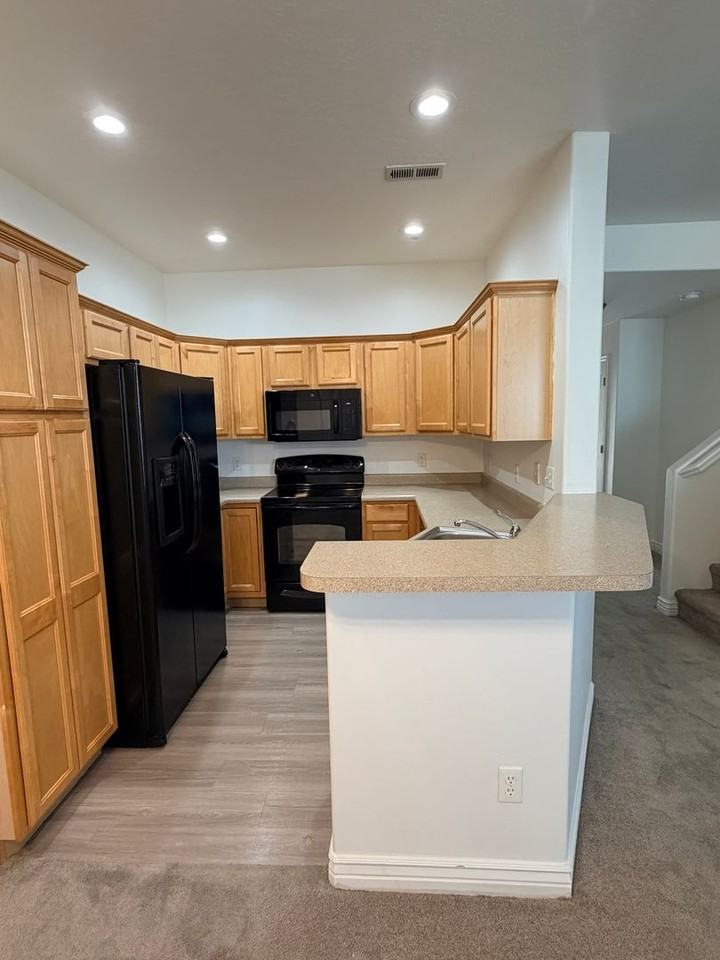 2310 2310 West 688 South - Photo 2 of 25