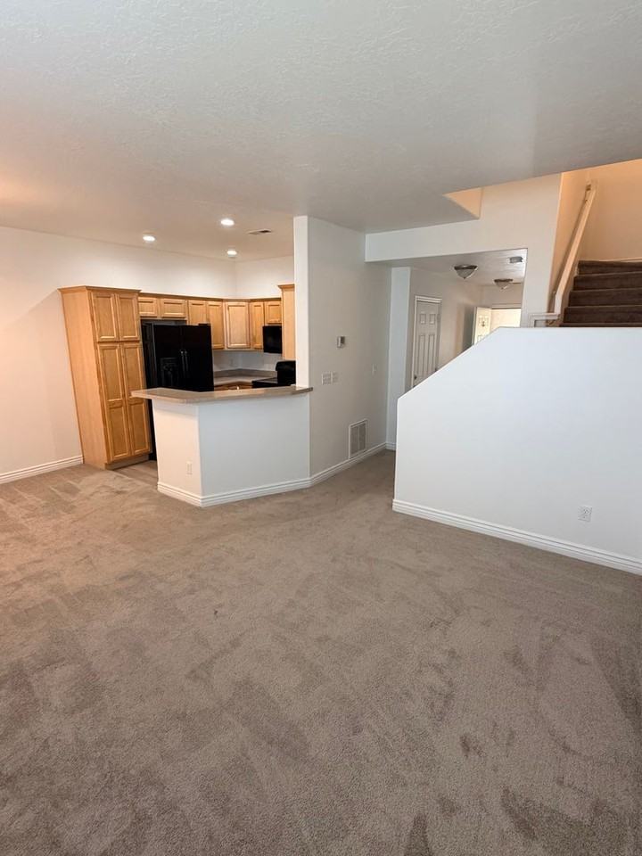 2310 2310 West 688 South - Photo 4 of 25