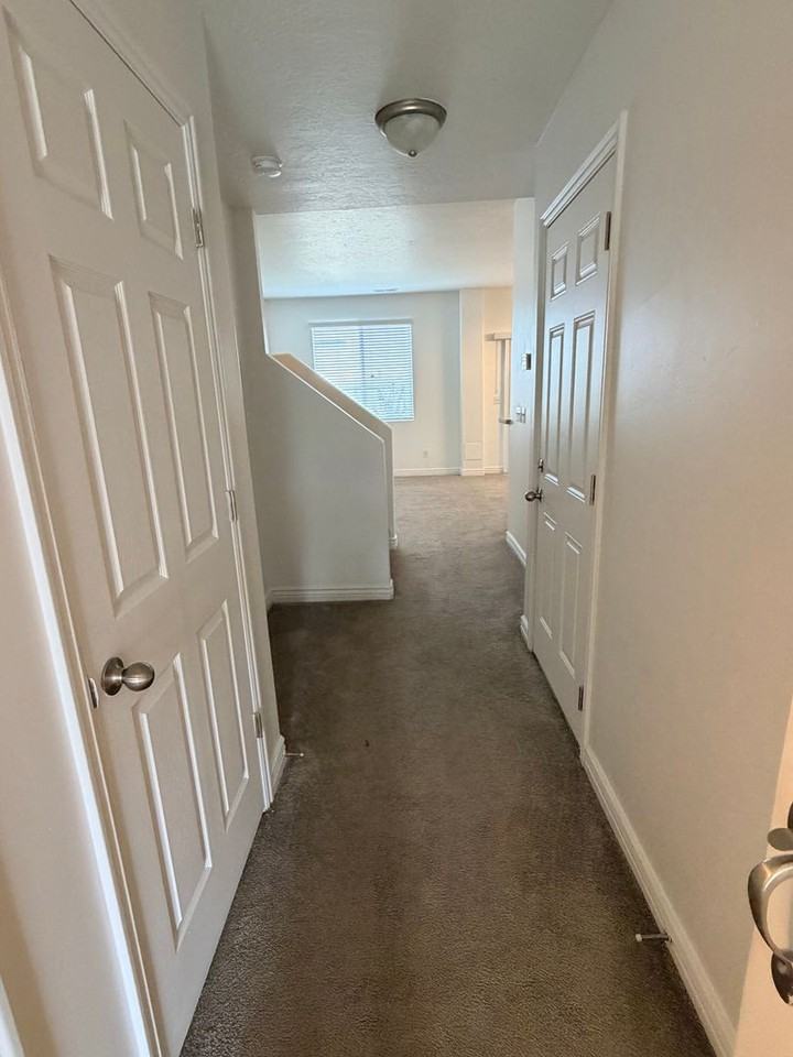 2310 2310 West 688 South - Photo 6 of 25