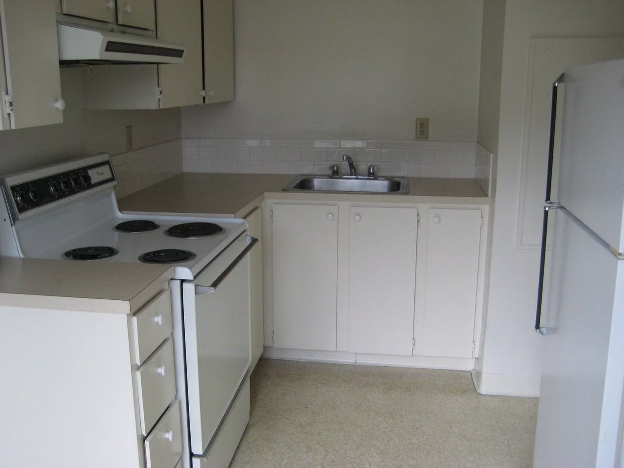Paramount Apartments - Photo 4 of 21
