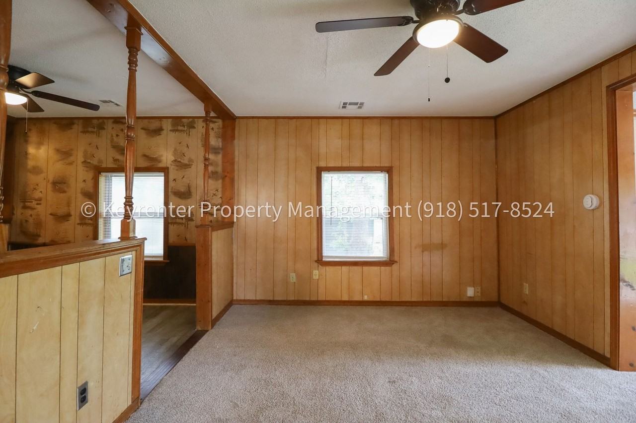 1928 N Columbia Pl - Photo 6 of 18
