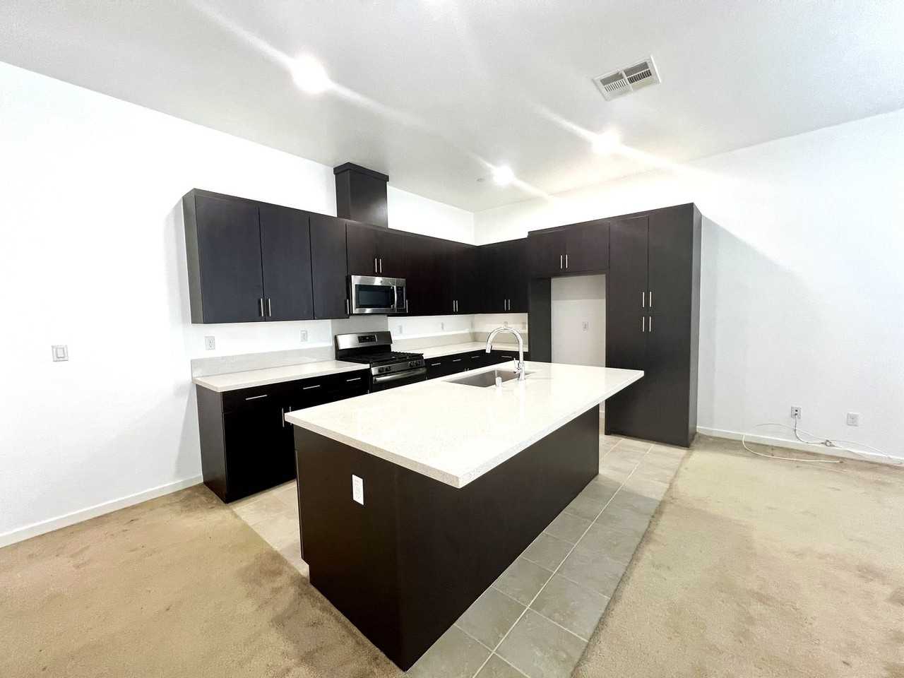 730 Brooklyn Dr - Photo 3 of 25