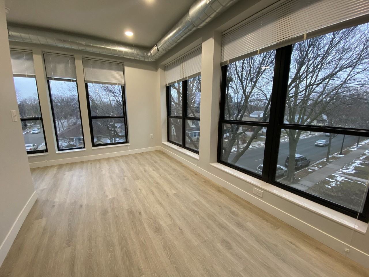 3325 E 52nd St #203 - Photo 7 of 21