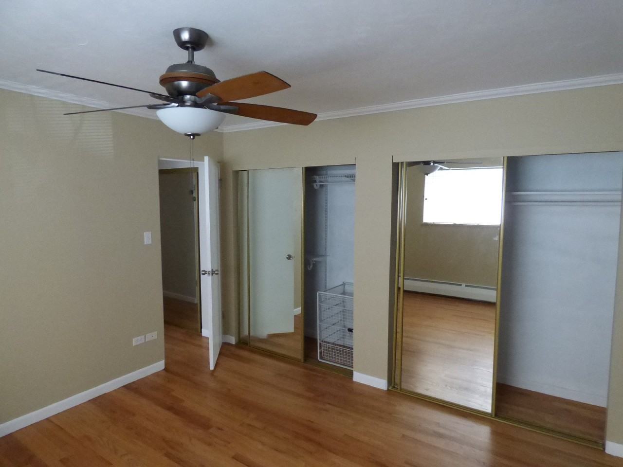 1056 N Marion St - Photo 5 of 11