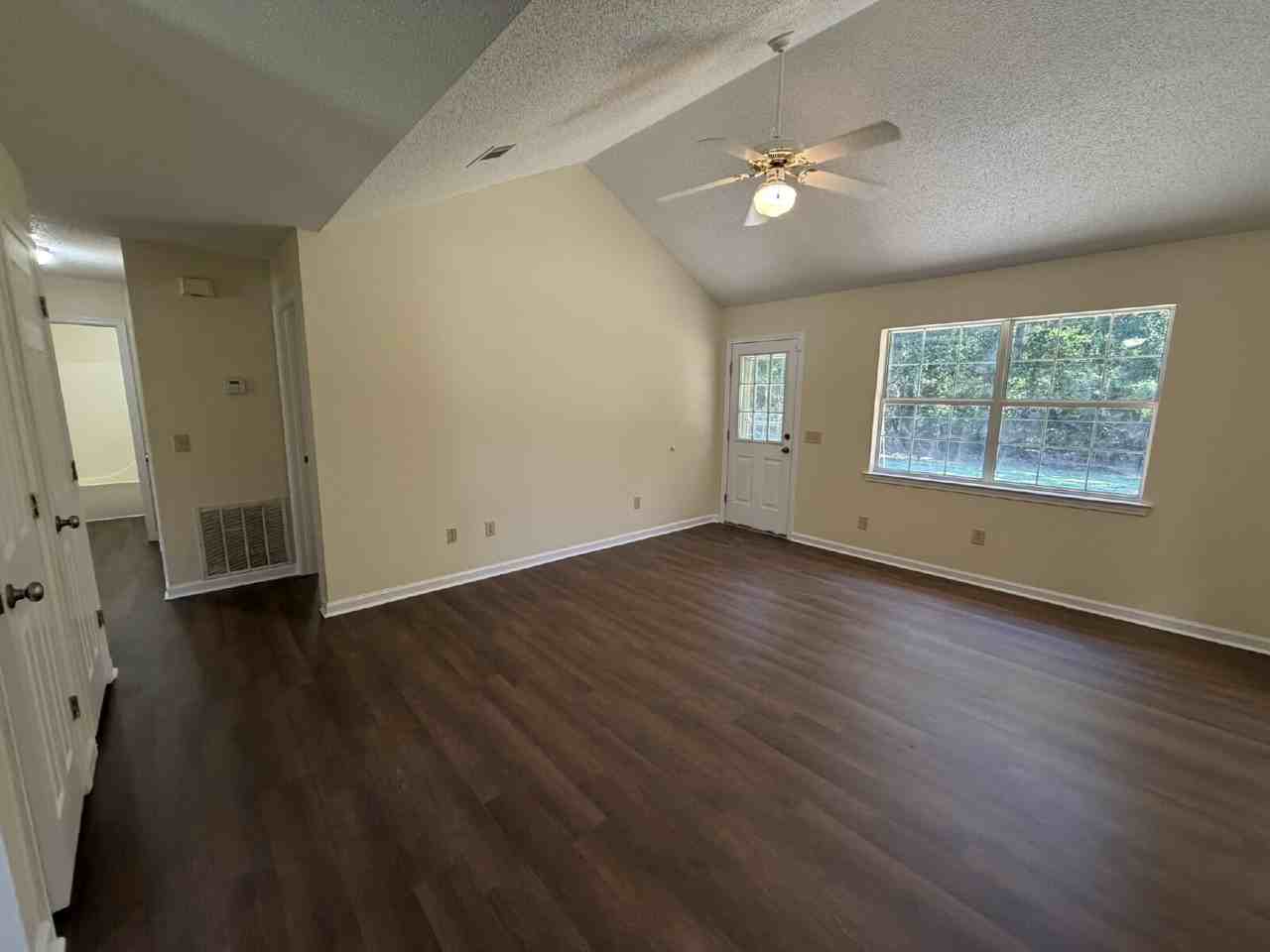 150 Ne Jamey Ln - Photo 3 of 14