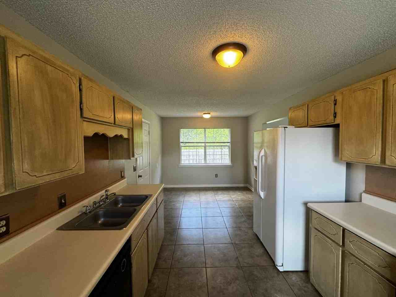 451 Sabreena Cir - Photo 3 of 13
