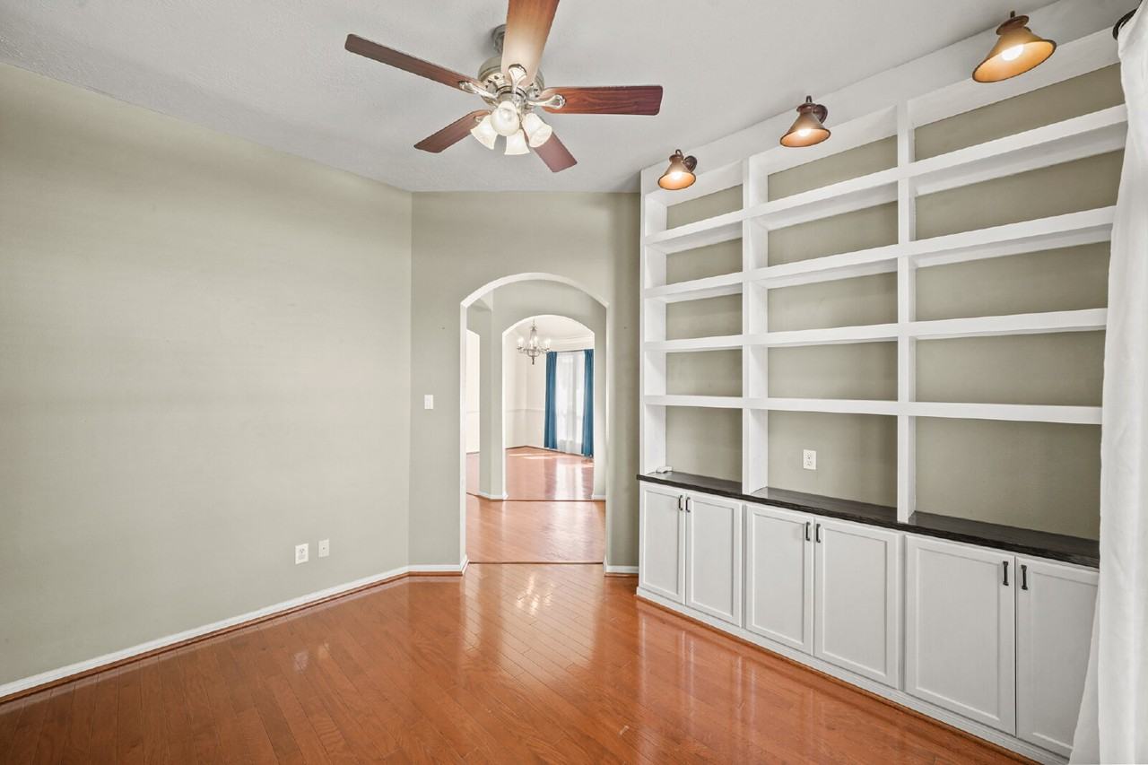 2923 Humble Dr - Photo 5 of 21
