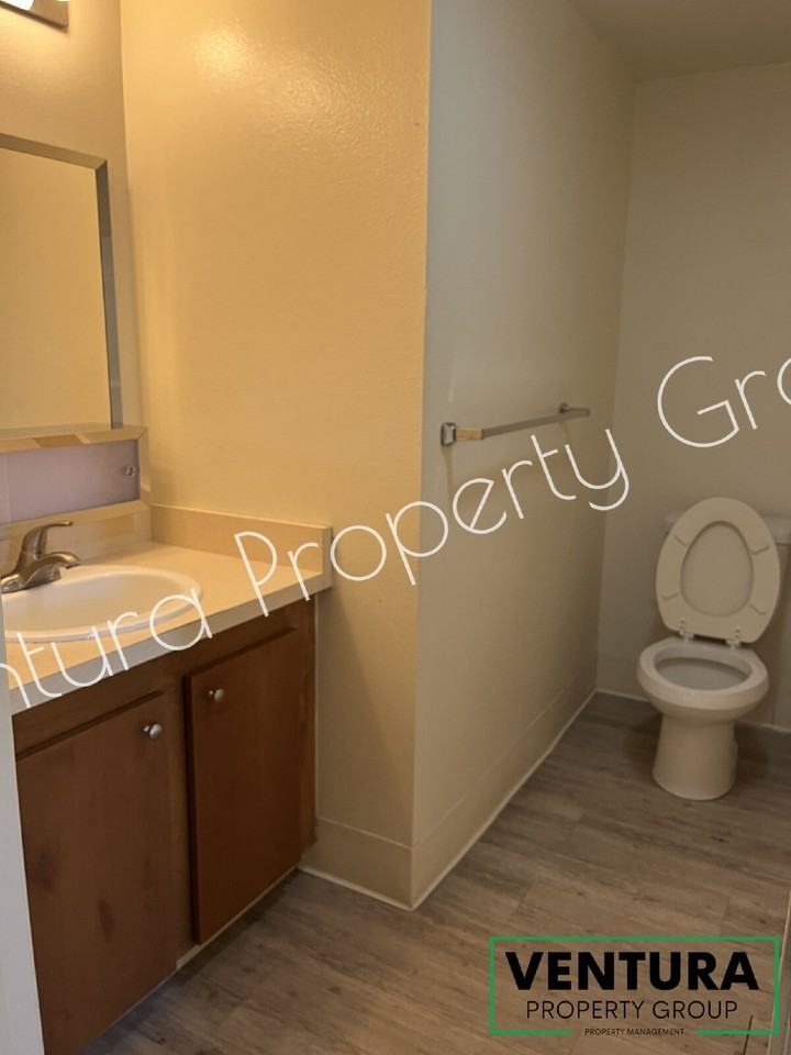 234 S Steckel Dr Apt 2 - Photo 5 of 11
