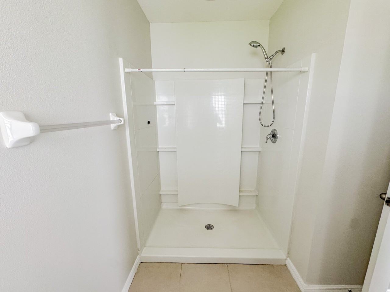 405 Gris Sky Ln - Photo 4 of 17