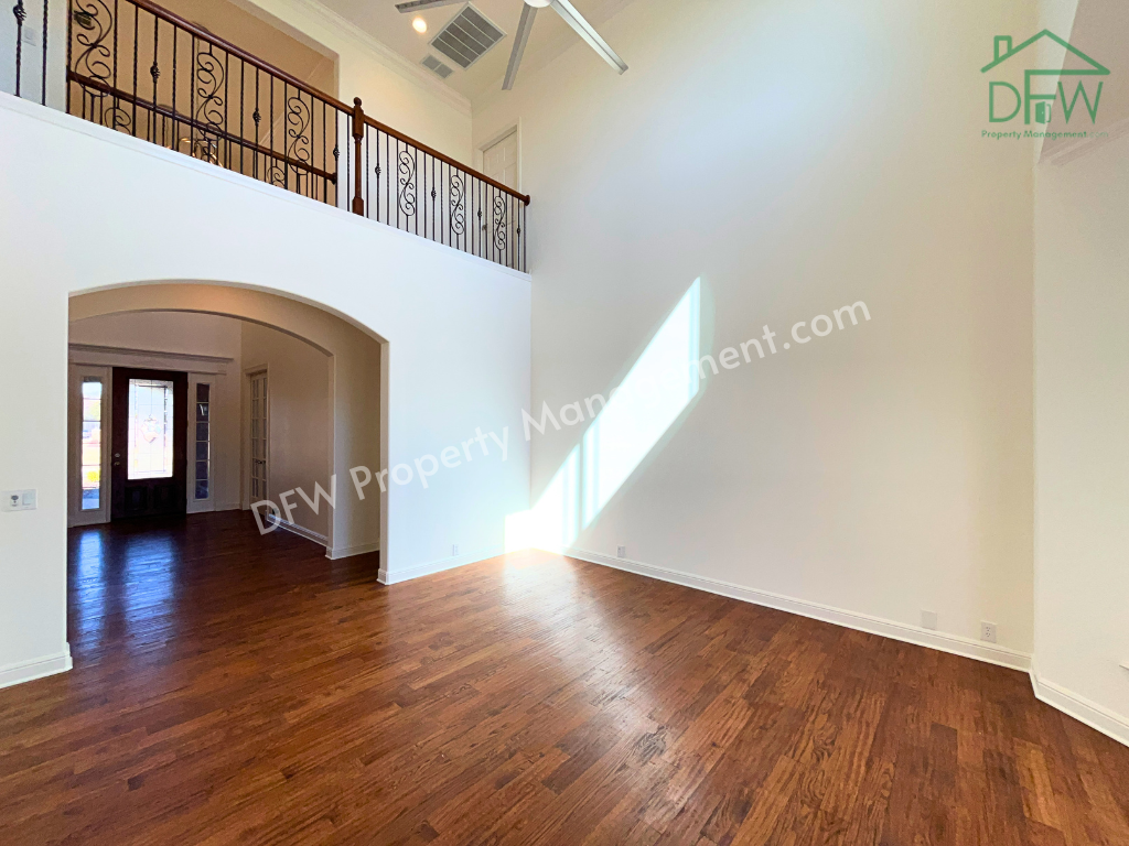 1205 Golden Gate Dr - Photo 3 of 41