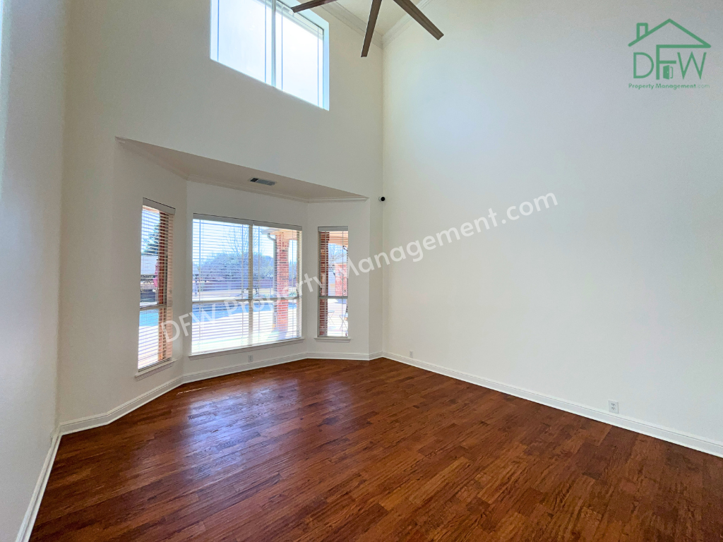 1205 Golden Gate Dr - Photo 4 of 41