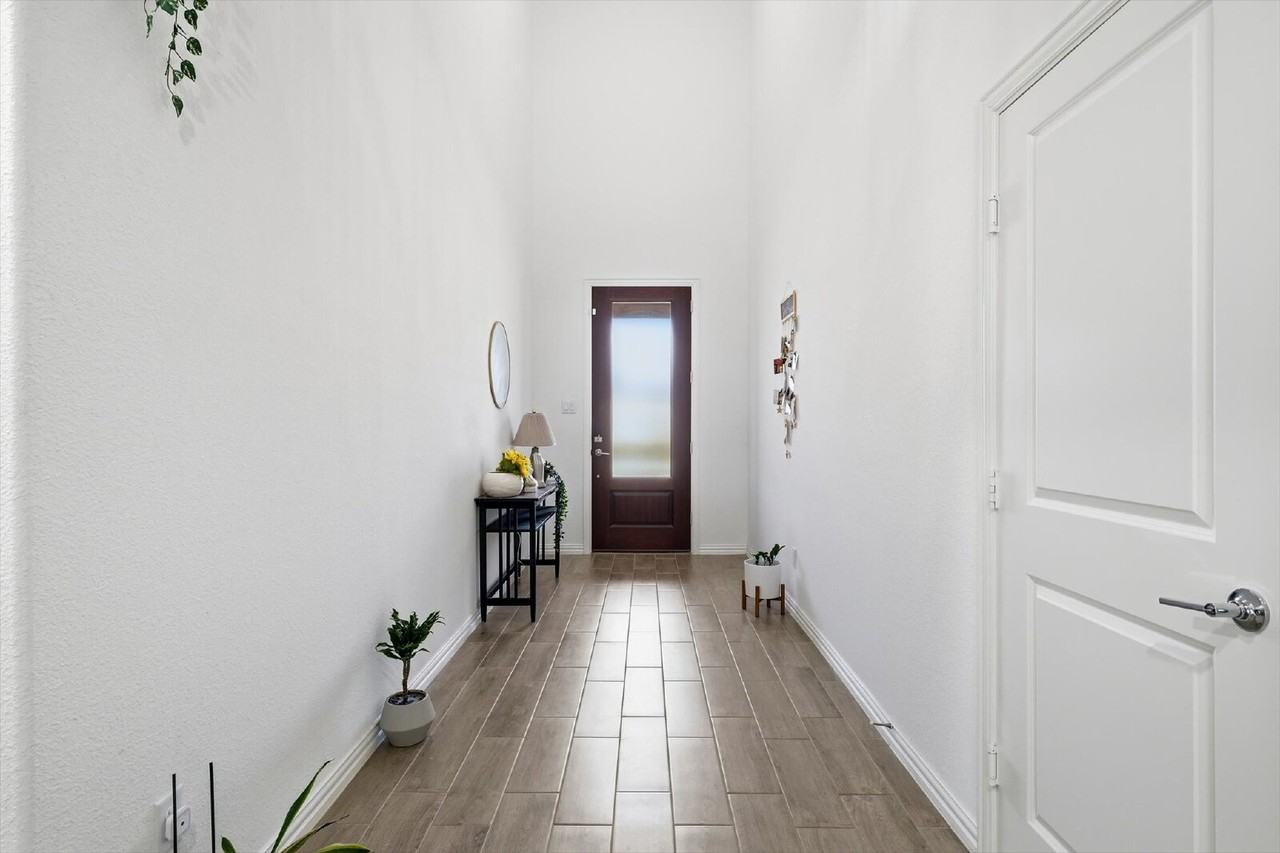8309 Gray Squirrel Ln - Photo 5 of 19