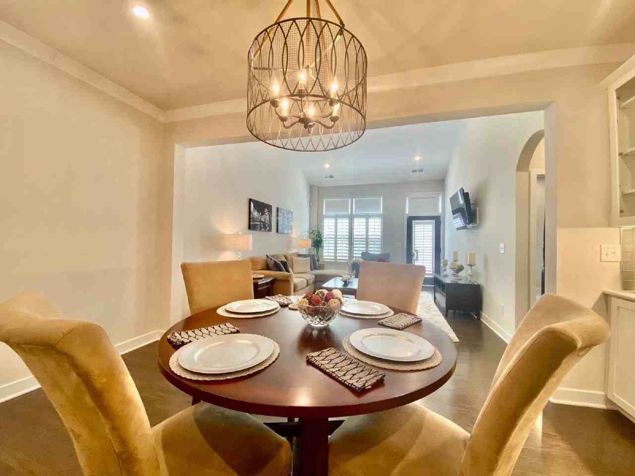 6509 Winterfell Ct - Photo 5 of 38