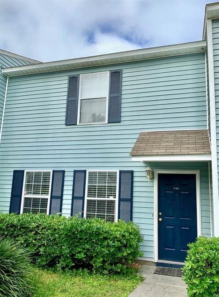 2208 Timberwood Cir S