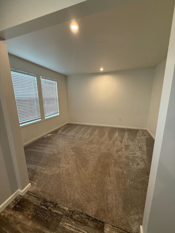 4477 Soya Ave - Photo 3 of 22