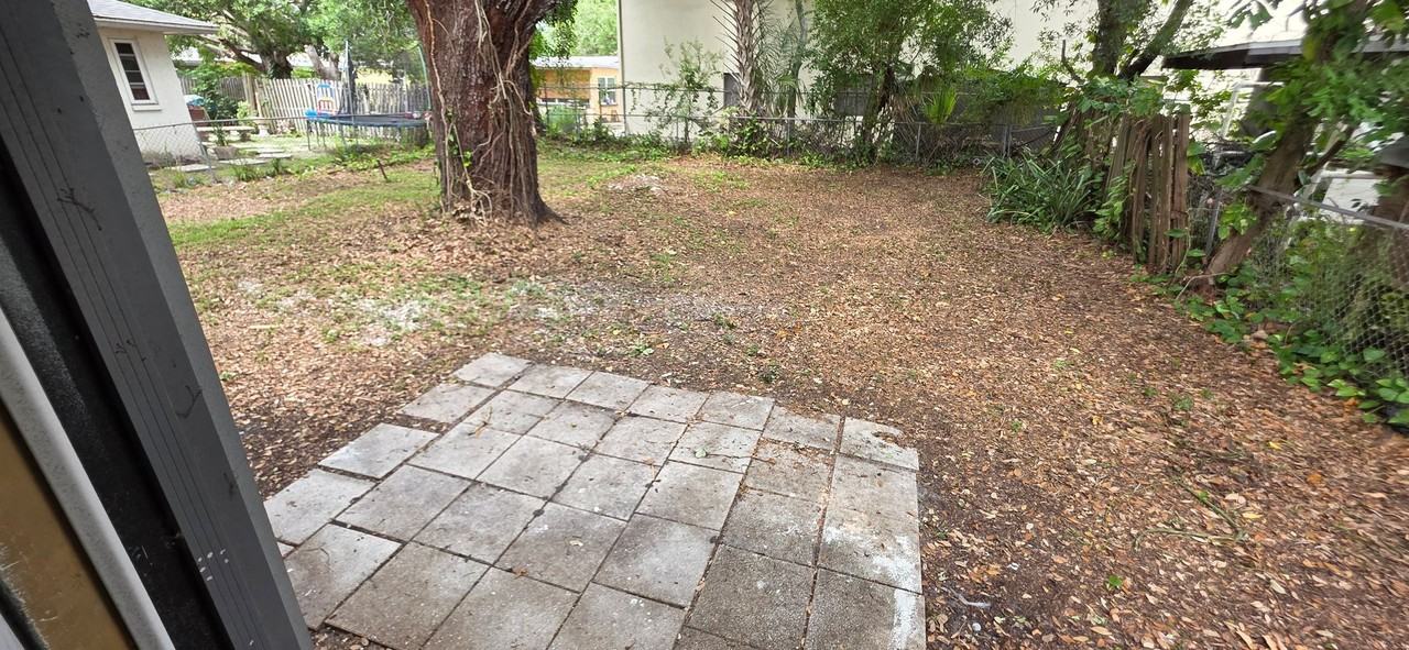 2425 Dixie Ave - Photo 4 of 29