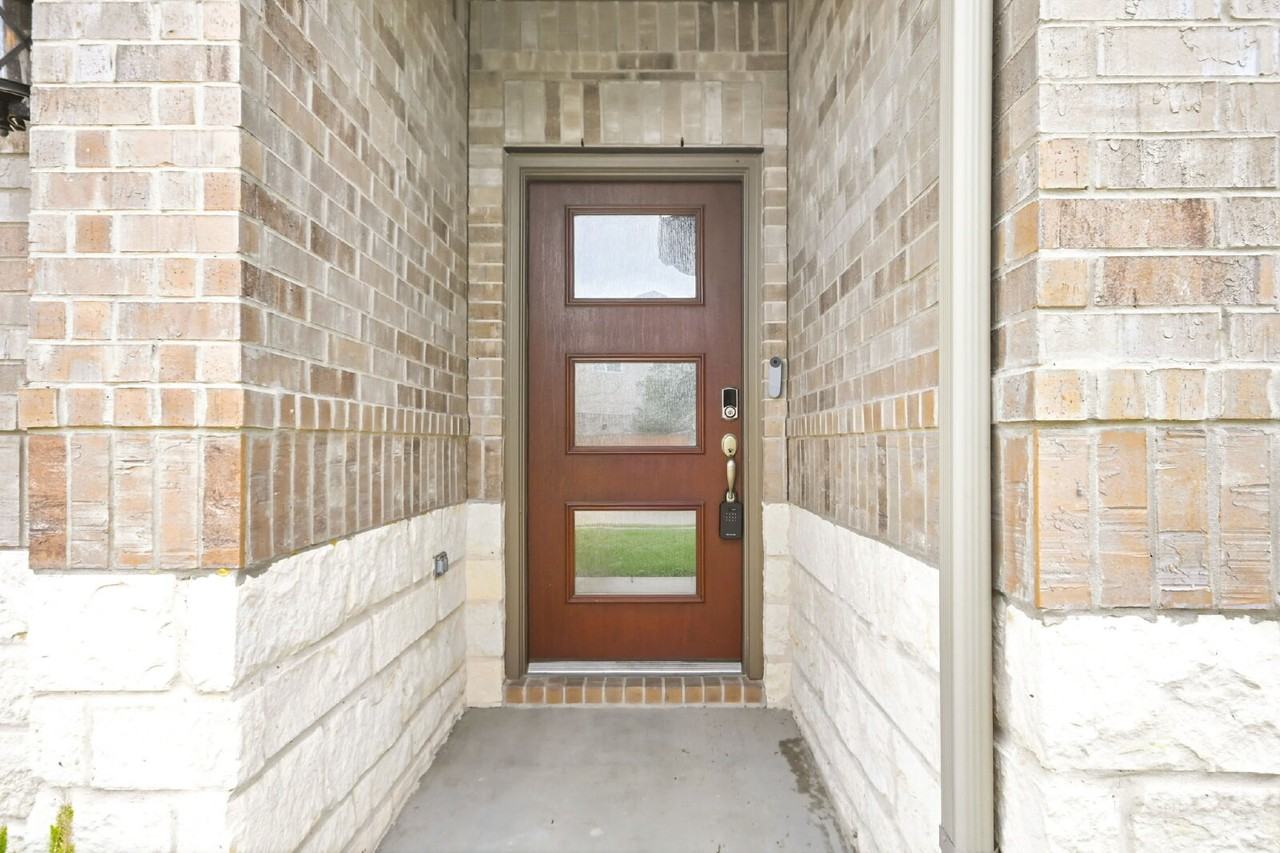1207 Cascade Hills Dr - Photo 3 of 16