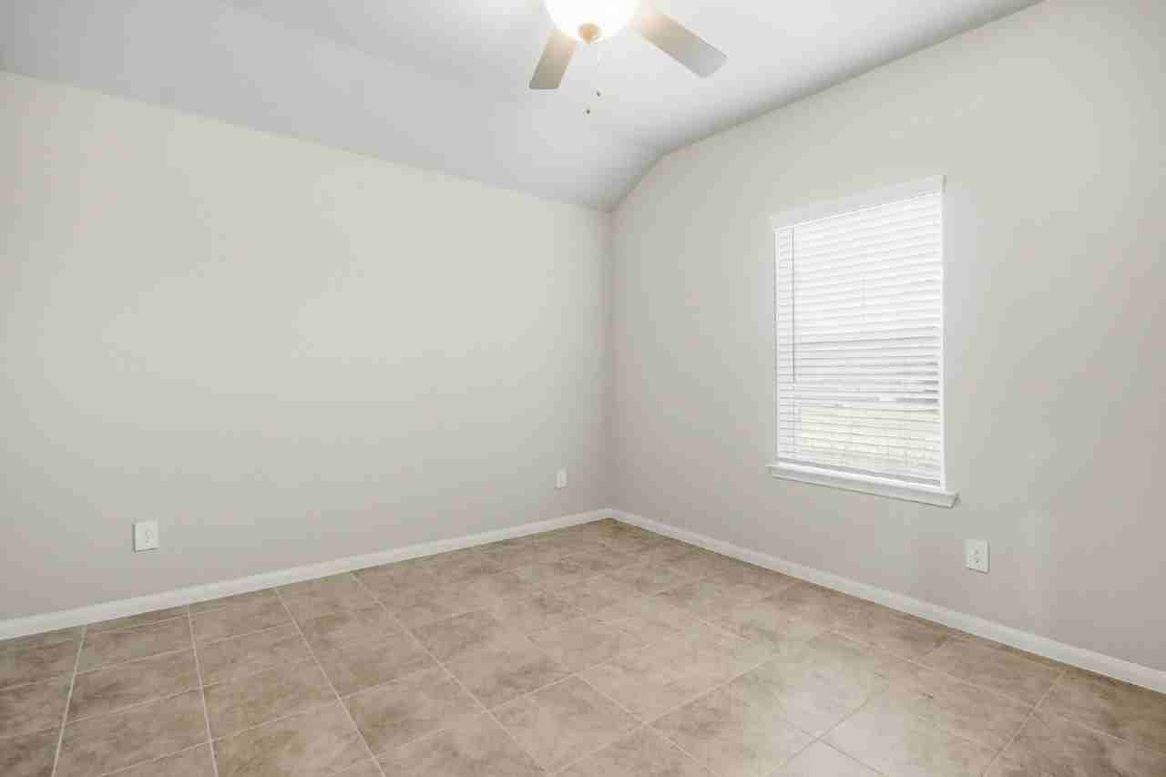 1207 Cascade Hills Dr - Photo 4 of 16