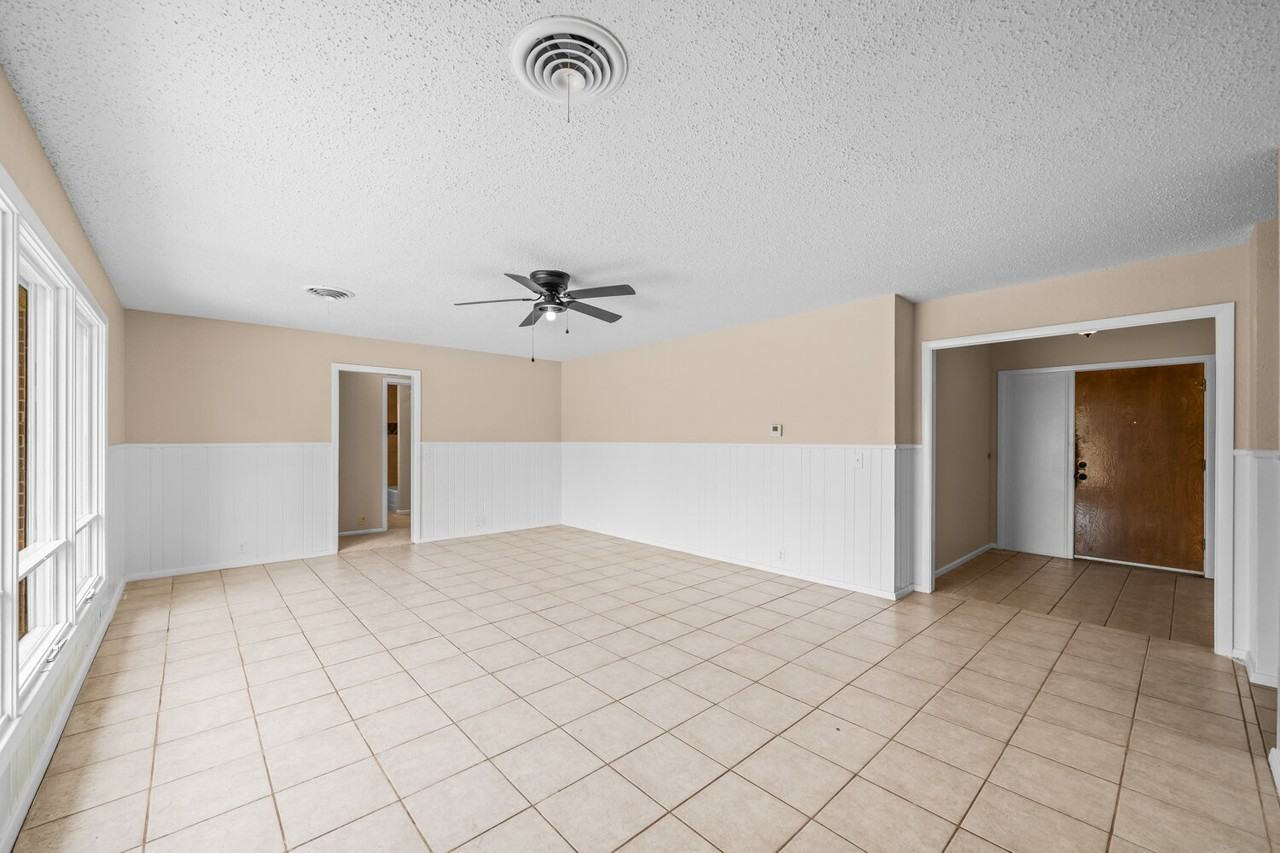 4814 16th St - Photo 3 of 28
