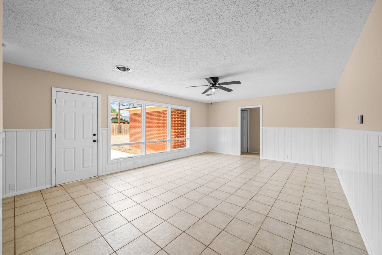 4814 16th St - Photo 4 of 28