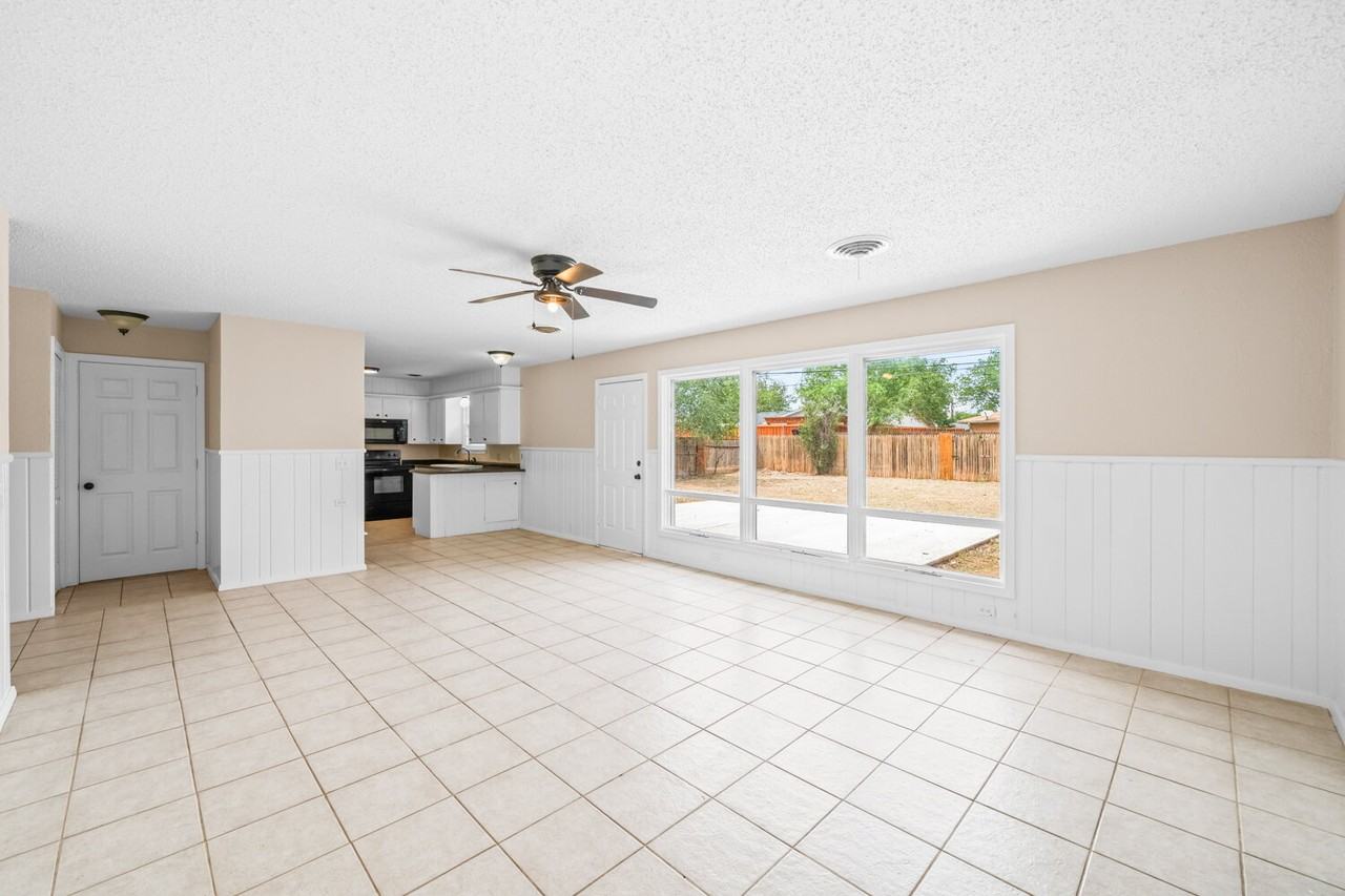 4814 16th St - Photo 5 of 28